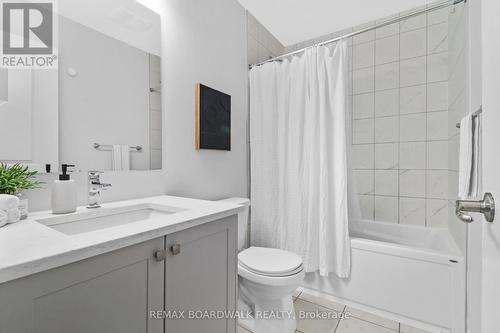 Main Bathroom - 210 Verulam Street, Ottawa, ON - Indoor Photo Showing Bathroom