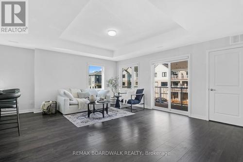 210 Verulam Street, Ottawa, ON - Indoor Photo Showing Living Room