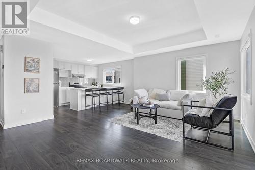 210 Verulam Street, Ottawa, ON - Indoor Photo Showing Living Room