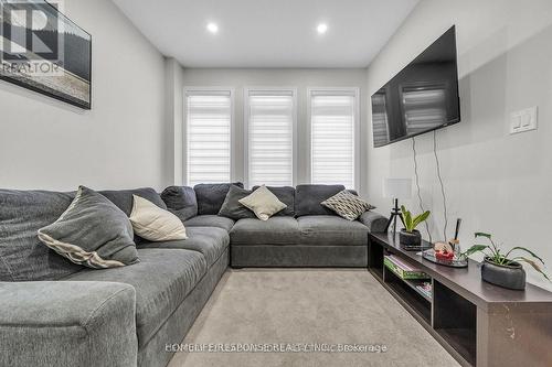5 Gooseman Crescent, Markham, ON - Indoor Photo Showing Living Room