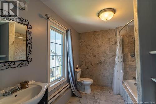4 Gregg Street, Baie-Sainte-Anne, NB - Indoor Photo Showing Bathroom