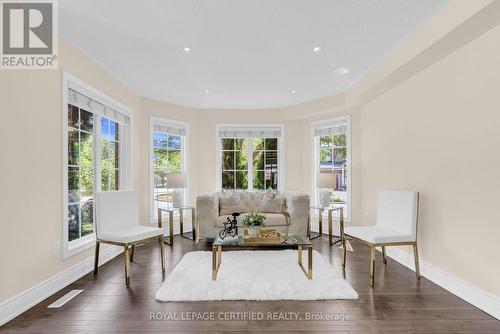 5890 Tampico Way, Mississauga, ON - Indoor Photo Showing Living Room