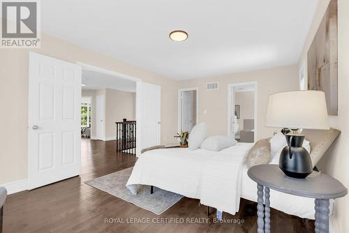 5890 Tampico Way, Mississauga, ON - Indoor Photo Showing Bedroom