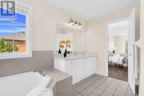 5890 Tampico Way, Mississauga, ON - Indoor Photo Showing Bathroom