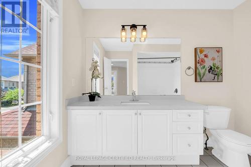 5890 Tampico Way, Mississauga, ON - Indoor Photo Showing Bathroom