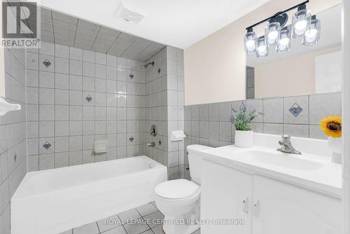 5890 Tampico Way, Mississauga, ON - Indoor Photo Showing Bathroom