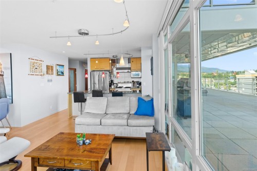 #805-38 Front St, Nanaimo, BC - Indoor Photo Showing Living Room