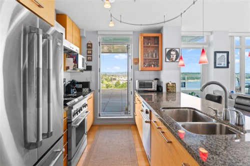 #805-38 Front St, Nanaimo, BC - Indoor Photo Showing Kitchen With Double Sink With Upgraded Kitchen