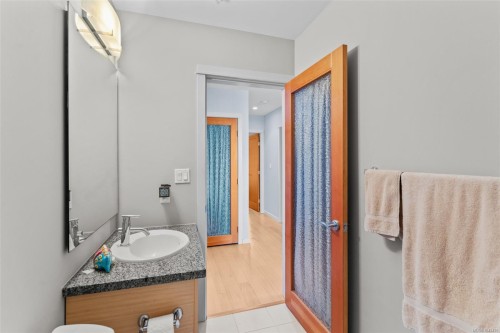 #805-38 Front St, Nanaimo, BC - Indoor Photo Showing Bathroom