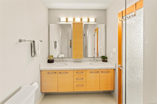 #805-38 Front St, Nanaimo, BC - Indoor Photo Showing Bathroom
