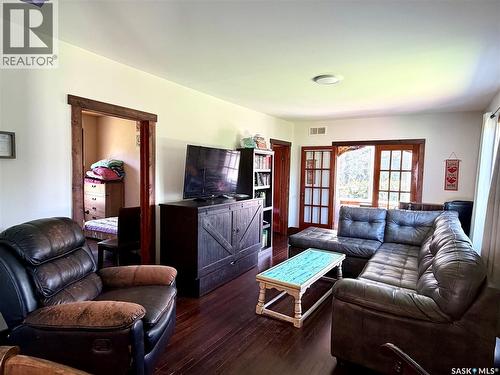 402 4Th Street, Medstead, SK - Indoor Photo Showing Living Room