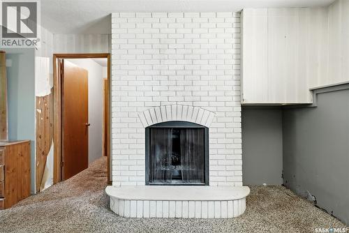 158 Read Avenue, Regina, SK - Indoor With Fireplace