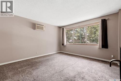 158 Read Avenue, Regina, SK - Indoor Photo Showing Other Room
