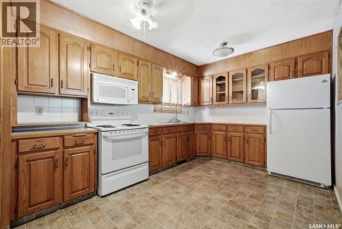 158 Read Avenue, Regina, SK - Indoor Photo Showing Kitchen
