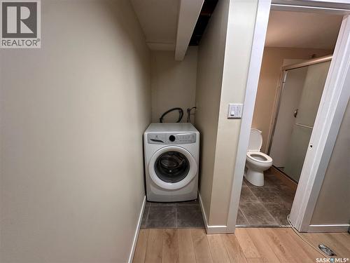1106 10Th Avenue E, Regina, SK - Indoor Photo Showing Laundry Room