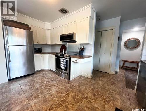 1183 George Street E, Swift Current, SK - Indoor Photo Showing Kitchen