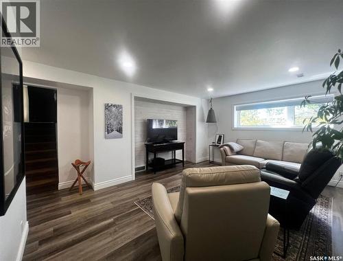 1183 George Street E, Swift Current, SK - Indoor Photo Showing Living Room