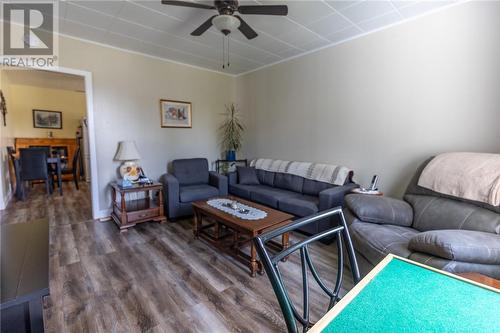 581 Avery Drive, Espanola, ON - Indoor Photo Showing Living Room