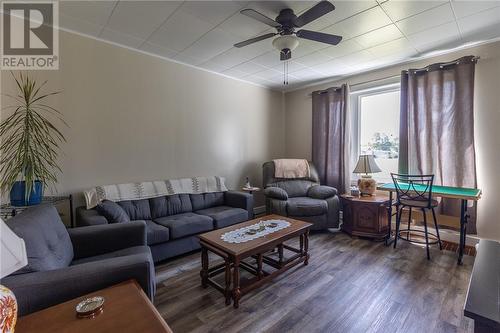 581 Avery Drive, Espanola, ON - Indoor Photo Showing Living Room