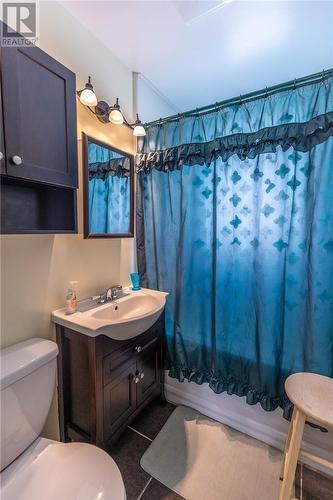 581 Avery Drive, Espanola, ON - Indoor Photo Showing Bathroom