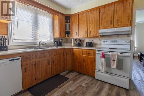 581 Avery Drive, Espanola, ON - Indoor Photo Showing Kitchen With Double Sink