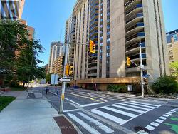 902 - 470 LAURIER AVENUE W Ottawa, ON K1R 7W9