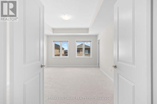 16 Crossmore Crescent, Cambridge, ON - Indoor Photo Showing Other Room