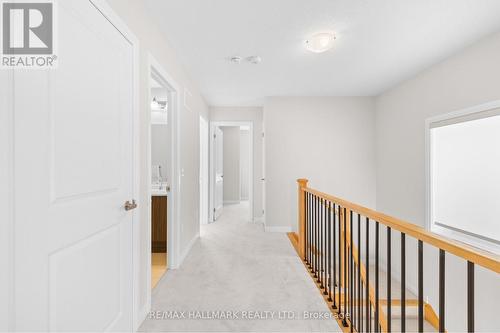16 Crossmore Crescent, Cambridge, ON - Indoor Photo Showing Other Room