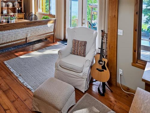 123 Canfield Rd, Kenora, ON - Indoor