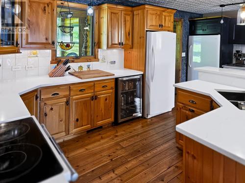 123 Canfield Rd, Kenora, ON - Indoor Photo Showing Kitchen