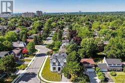 7 KNOLLVIEW CRESCENT Toronto, ON M2K 2C9