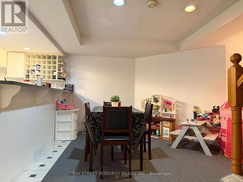 5110 Nishga Court, Mississauga, ON - Indoor