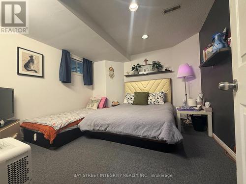 5110 Nishga Court, Mississauga, ON - Indoor Photo Showing Bedroom