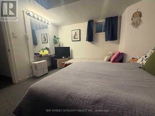 5110 Nishga Court, Mississauga, ON - Indoor Photo Showing Bedroom