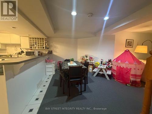 5110 Nishga Court, Mississauga, ON - Indoor Photo Showing Other Room
