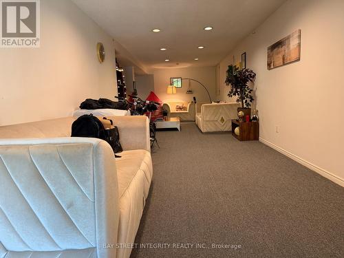 5110 Nishga Court, Mississauga, ON - Indoor Photo Showing Other Room