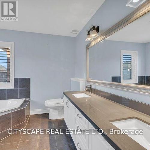 3349 Hedley Road, Burlington, ON - Indoor Photo Showing Bathroom