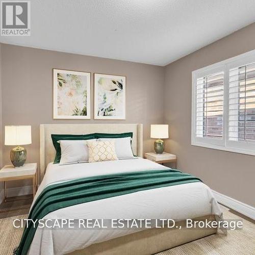3349 Hedley Road, Burlington, ON - Indoor Photo Showing Bedroom