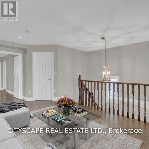 3349 Hedley Road, Burlington, ON - Indoor