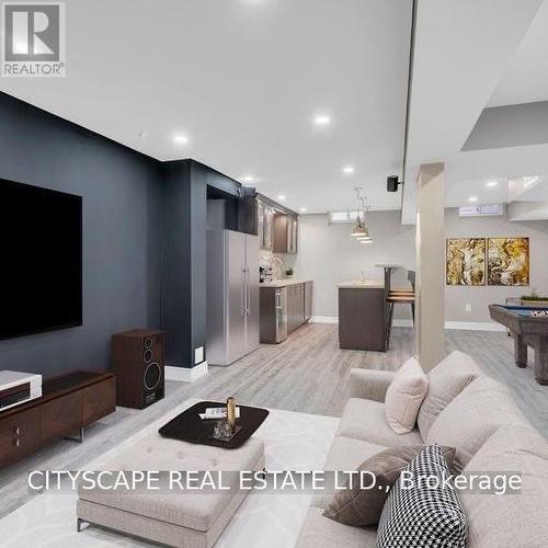 3349 Hedley Road, Burlington, ON - Indoor