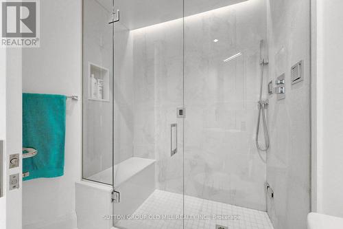 1307 - 2267 Lake Shore Boulevard W, Toronto, ON - Indoor Photo Showing Bathroom