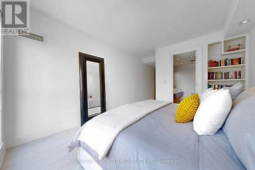 1307 - 2267 Lake Shore Boulevard W, Toronto, ON - Indoor Photo Showing Bedroom