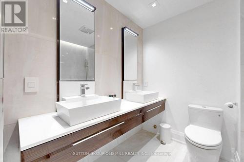 1307 - 2267 Lake Shore Boulevard W, Toronto, ON - Indoor Photo Showing Bathroom