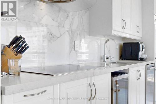 1307 - 2267 Lake Shore Boulevard W, Toronto, ON - Indoor Photo Showing Bathroom