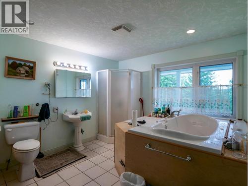 5175 Baker-Kersley Road, Quesnel, BC - Indoor Photo Showing Bathroom