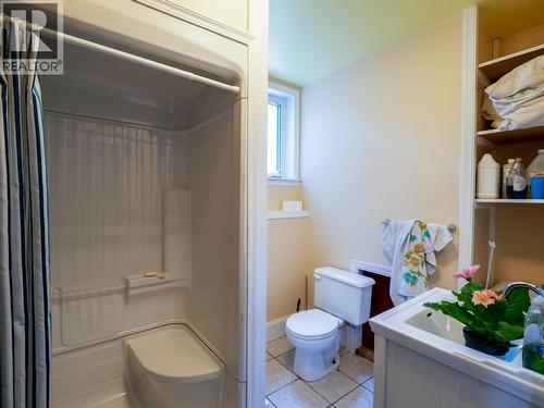 5175 Baker-Kersley Road, Quesnel, BC - Indoor Photo Showing Bathroom