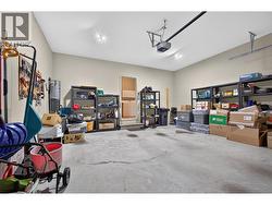 Garage with space for cars & storage - 