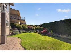 Attractive landscaping - 