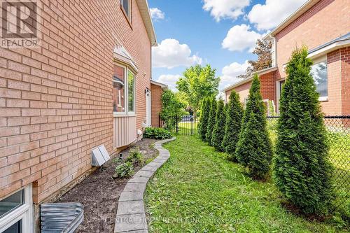 BASEMENT UNIT 2 - 307 ALEX DONER DRIVE , Newmarket, Ontario L3X 1G5 3