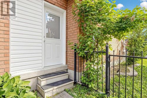 BASEMENT UNIT 2 - 307 ALEX DONER DRIVE , Newmarket, Ontario L3X 1G5 5